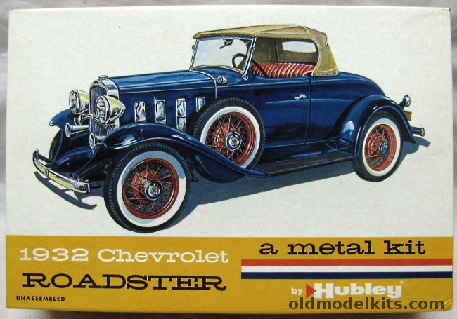 Hubley 1/20 1932 Chevrolet Deluxe Sport Roadster, 4862-400 plastic model kit